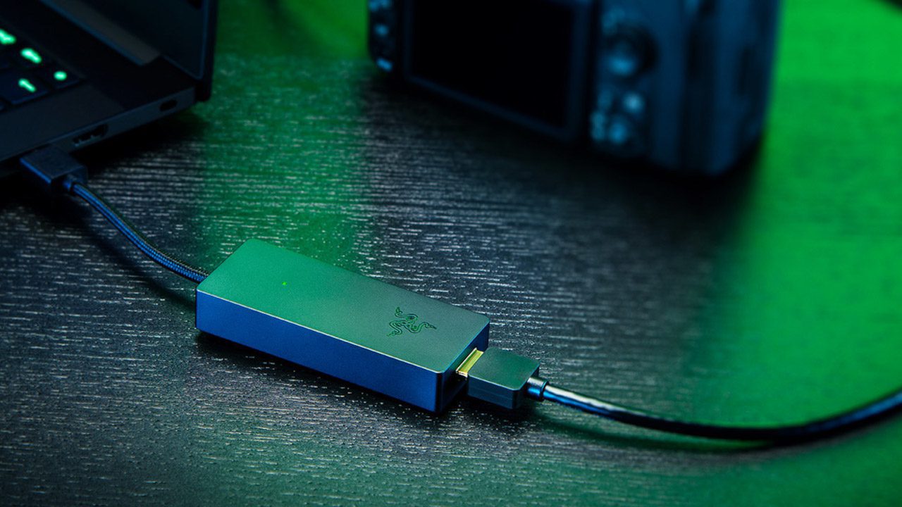 Razer macht Elgato mit der neuen Capture Card Ripsaw X Konkurrenz.